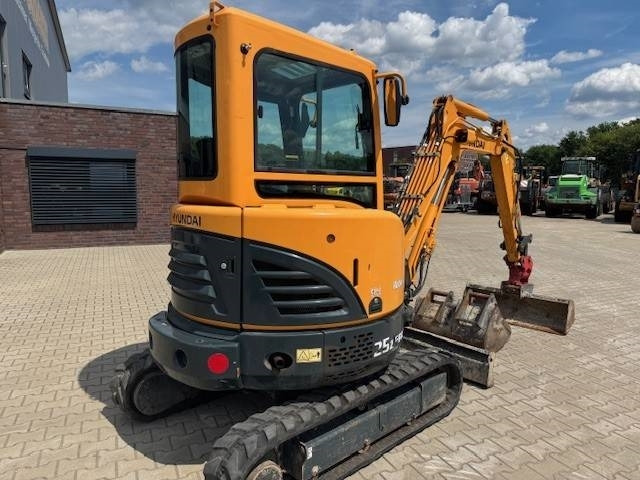 HYUNDAI R25Z-9 AK - حفارة مُصَّغرة: صورة 5 HYUNDAI R25Z-9 AK - حفارة مُصَّغرة: صورة 5