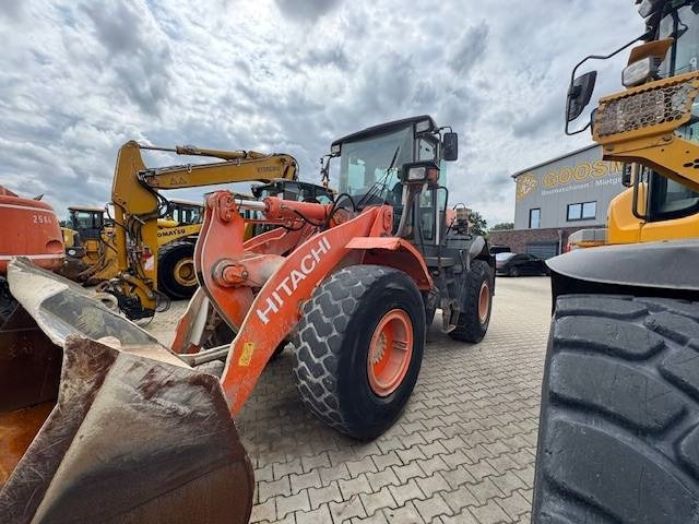 Hitachi ZW 180 - اللودر بعجل: صورة 1 Hitachi ZW 180 - اللودر بعجل: صورة 1