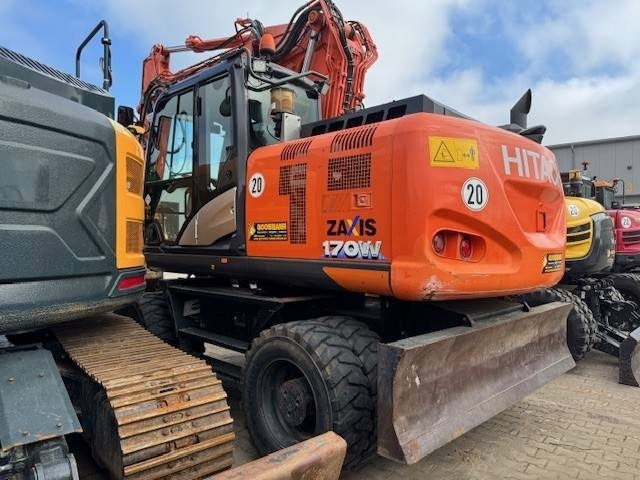 Hitachi ZX 170 W  - حفارة دولاب: صورة 3 Hitachi ZX 170 W  - حفارة دولاب: صورة 3