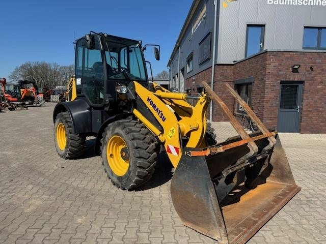 KOMATSU WA 100M - اللودر بعجل: صورة 5 KOMATSU WA 100M - اللودر بعجل: صورة 5