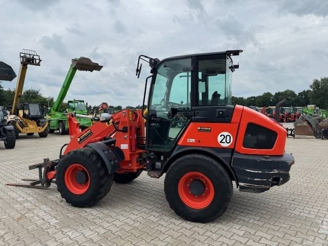 KUBOTA R090 - اللودر بعجل: صورة 1 KUBOTA R090 - اللودر بعجل: صورة 1