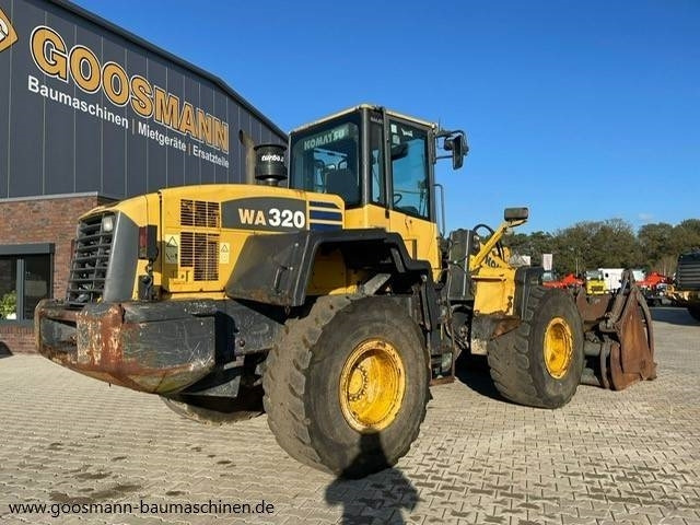 Komatsu WA 320 mit Greifschaufel + Schnellwechsler - اللودر بعجل: صورة 2 Komatsu WA 320 mit Greifschaufel + Schnellwechsler - اللودر بعجل: صورة 2