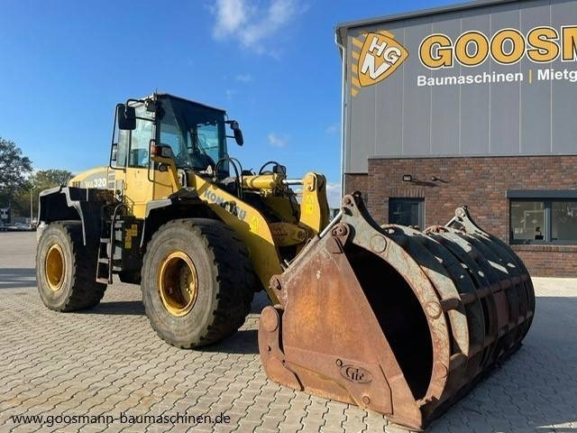 Komatsu WA 320 mit Greifschaufel + Schnellwechsler - اللودر بعجل: صورة 1 Komatsu WA 320 mit Greifschaufel + Schnellwechsler - اللودر بعجل: صورة 1