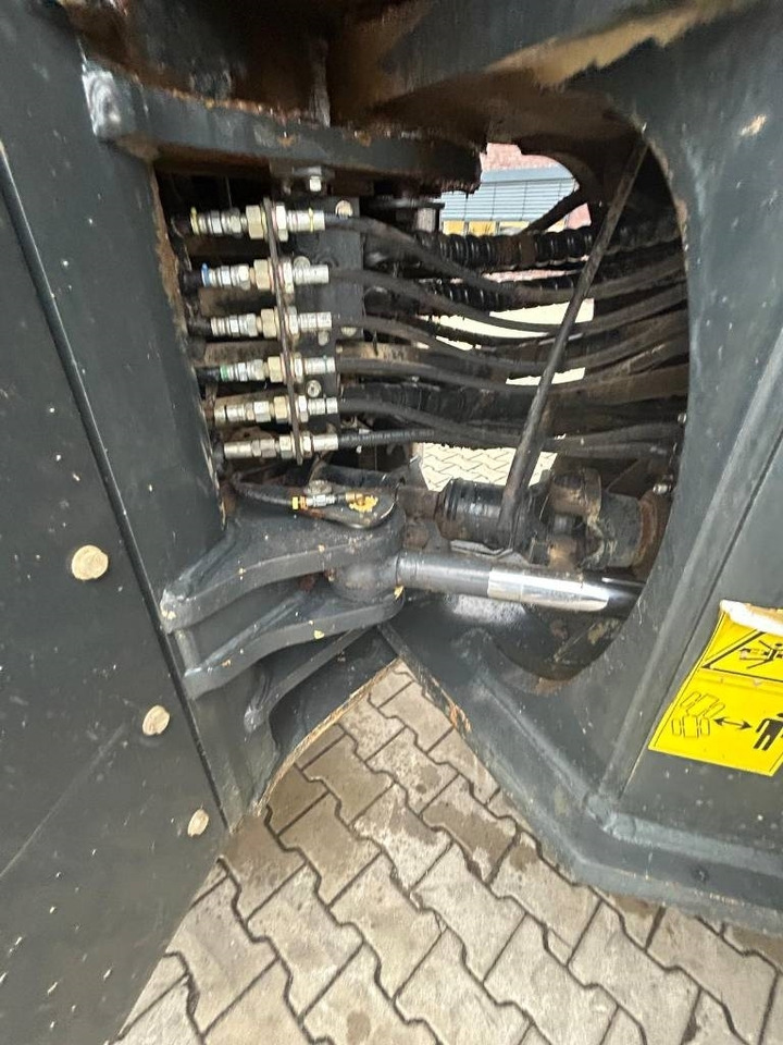 Komatsu WA 470-6 - اللودر بعجل: صورة 3 Komatsu WA 470-6 - اللودر بعجل: صورة 3
