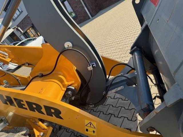 LIEBHERR L 504 Compact - اللودر بعجل: صورة 5 LIEBHERR L 504 Compact - اللودر بعجل: صورة 5