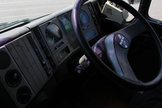MAN M 2000 - سياره كنس شوارع: صورة 3 MAN M 2000 - سياره كنس شوارع: صورة 3