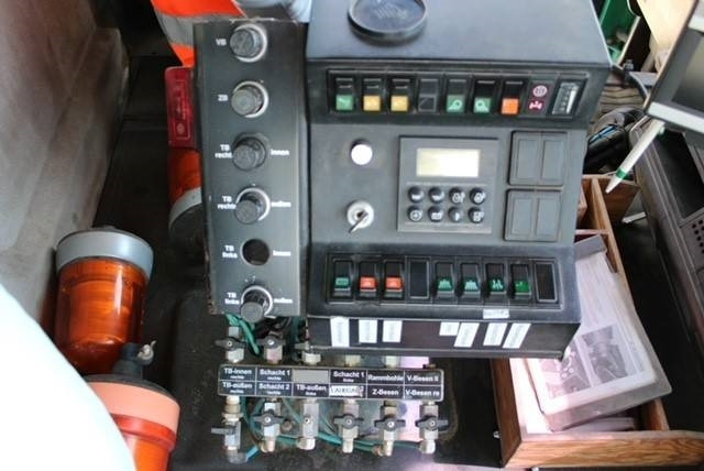 MAN M 2000 - سياره كنس شوارع: صورة 5 MAN M 2000 - سياره كنس شوارع: صورة 5