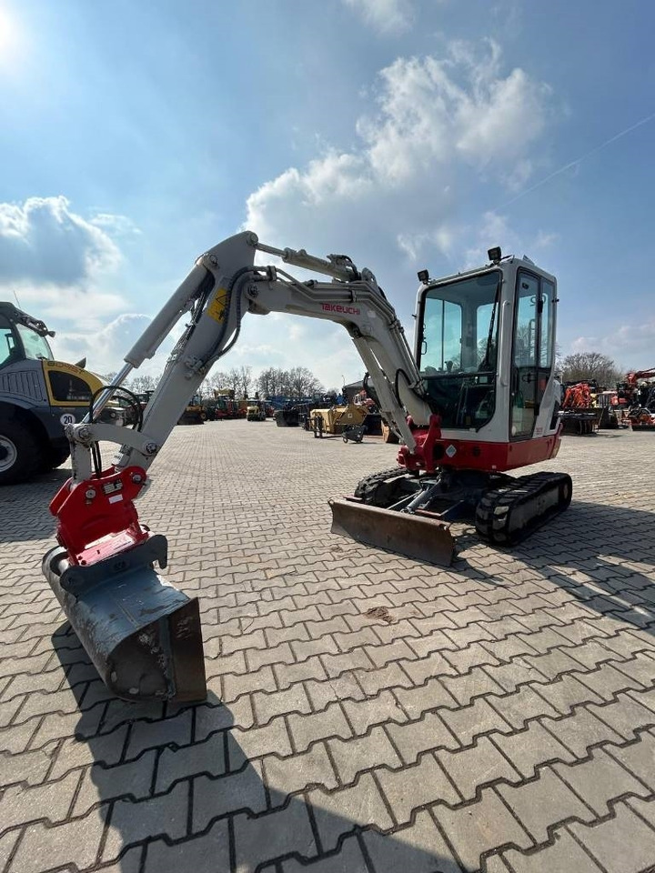 Takeuchi TB 225 - حفارة مُصَّغرة: صورة 3 Takeuchi TB 225 - حفارة مُصَّغرة: صورة 3