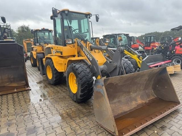 Volvo L 30 G  - اللودر بعجل: صورة 2 Volvo L 30 G  - اللودر بعجل: صورة 2