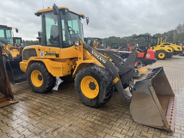 Volvo L 30 G  - اللودر بعجل: صورة 1 Volvo L 30 G  - اللودر بعجل: صورة 1