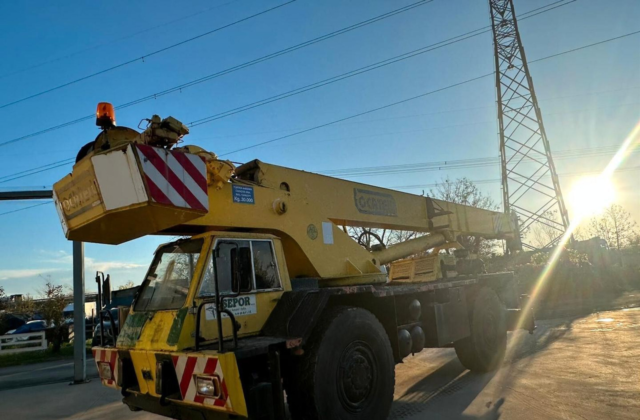 Autogru Locatelli 30 ton - رافعة: صورة 4 Autogru Locatelli 30 ton - رافعة: صورة 4