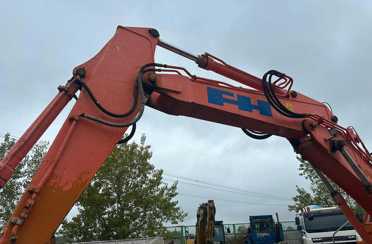 Escavatore cingolato Fiat-Hitachi ex 215 - حفار زحاف: صورة 3 Escavatore cingolato Fiat-Hitachi ex 215 - حفار زحاف: صورة 3