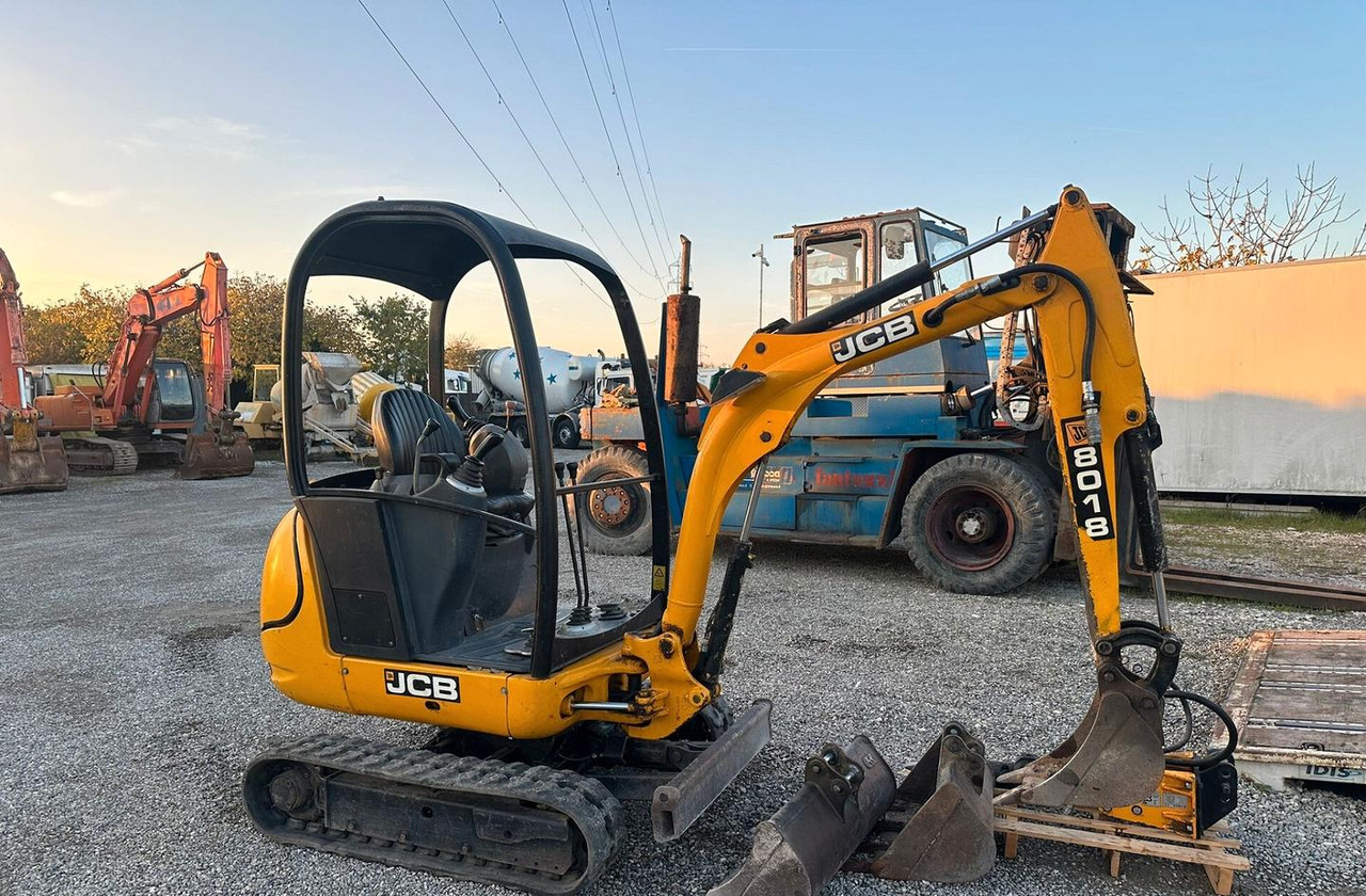 Mini escavatore Jcb 18 quintali - حفارة مُصَّغرة: صورة 5 Mini escavatore Jcb 18 quintali - حفارة مُصَّغرة: صورة 5