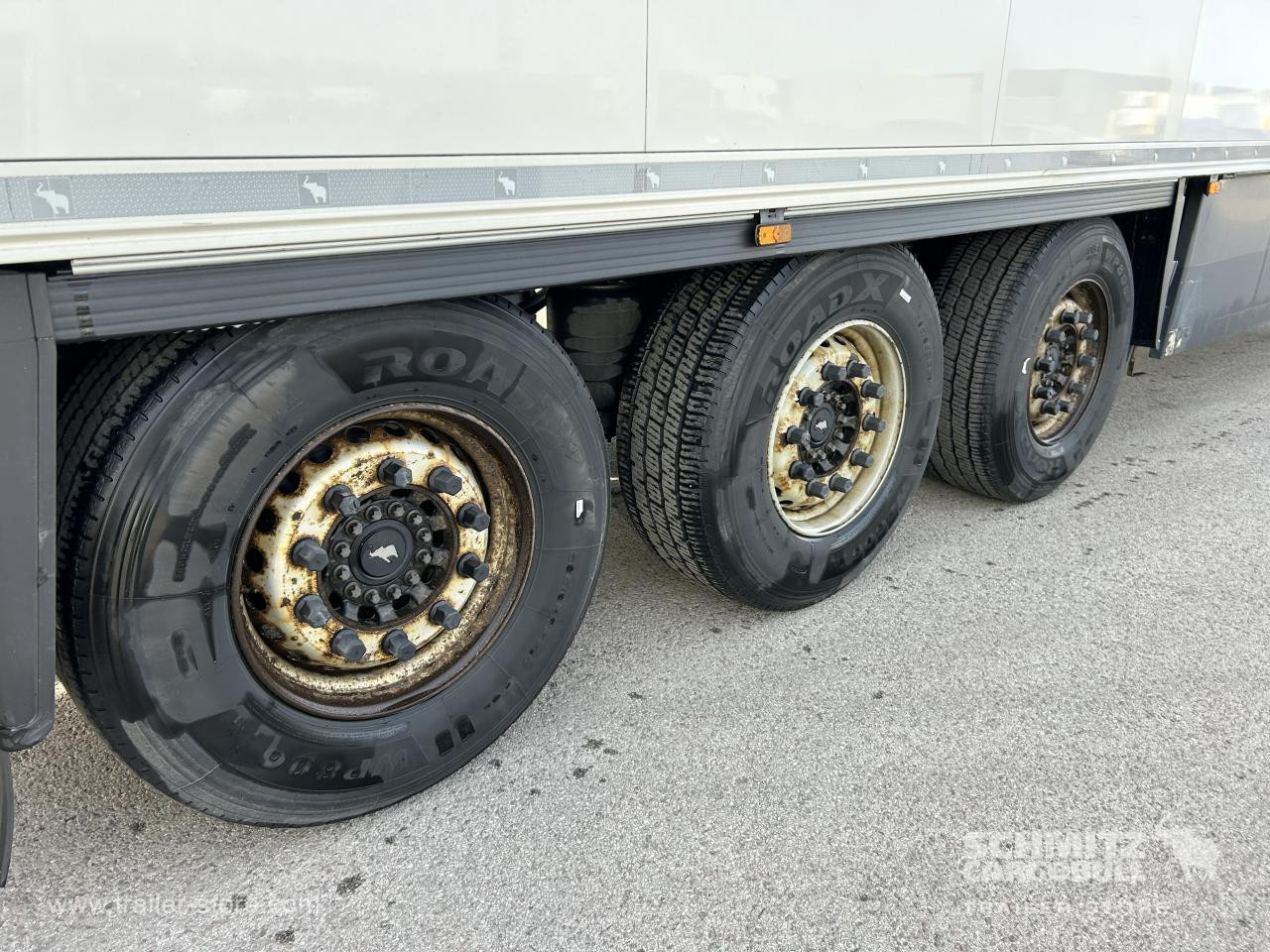 SCHMITZ Reefer Multitemp Double deck Taillift - نصف مقطورة متساوي الحرارة: صورة 2 SCHMITZ Reefer Multitemp Double deck Taillift - نصف مقطورة متساوي الحرارة: صورة 2
