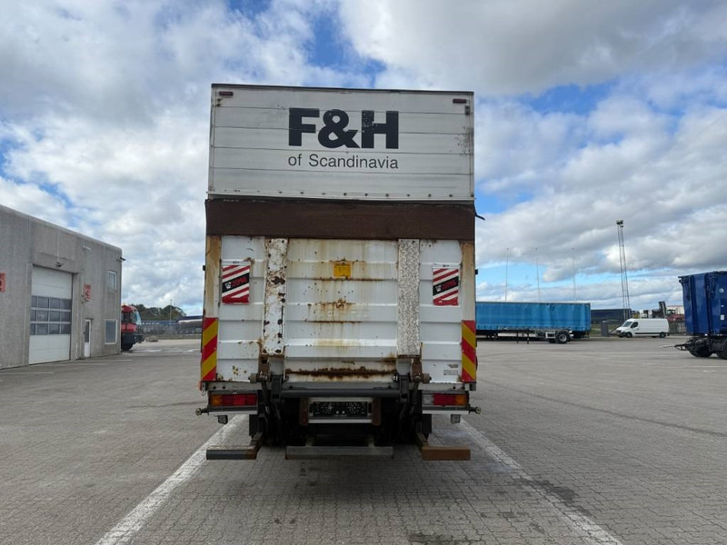 Mercedes-Benz Truck / Lastkraftwagen / Lastbil - شاحنة ستارة: صورة 4 Mercedes-Benz Truck / Lastkraftwagen / Lastbil - شاحنة ستارة: صورة 4