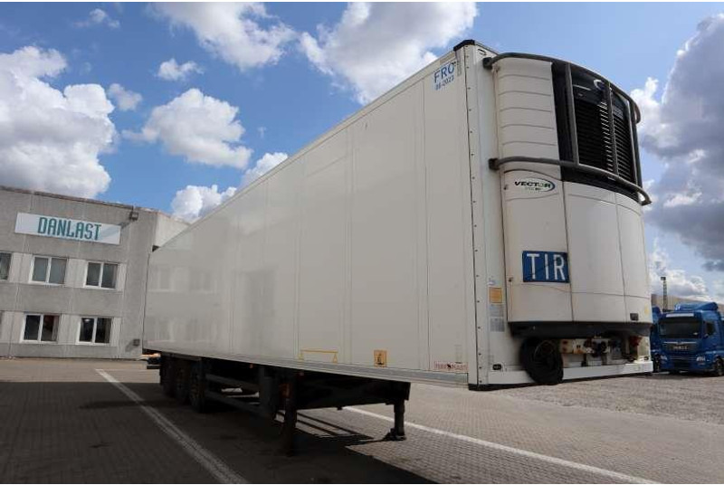 Schmitz Cargobull 33 pl. Dobbelt compartment - نصف مقطورة مُبرِّدة: صورة 2 Schmitz Cargobull 33 pl. Dobbelt compartment - نصف مقطورة مُبرِّدة: صورة 2