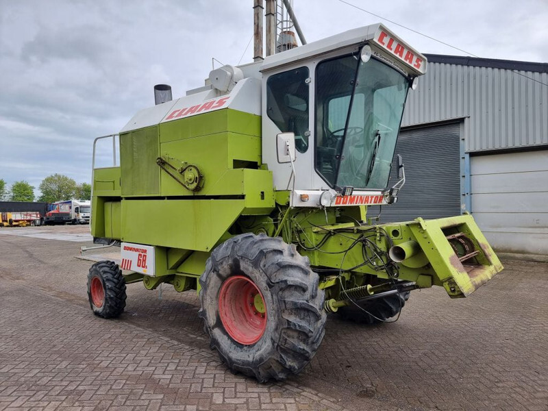 Claas Dominator 68s - حصادة موحَّدة: صورة 3 Claas Dominator 68s - حصادة موحَّدة: صورة 3
