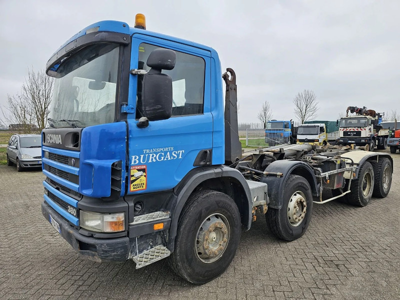Scania 114c 380 - شاحنة ذات خطاف: صورة 1 Scania 114c 380 - شاحنة ذات خطاف: صورة 1