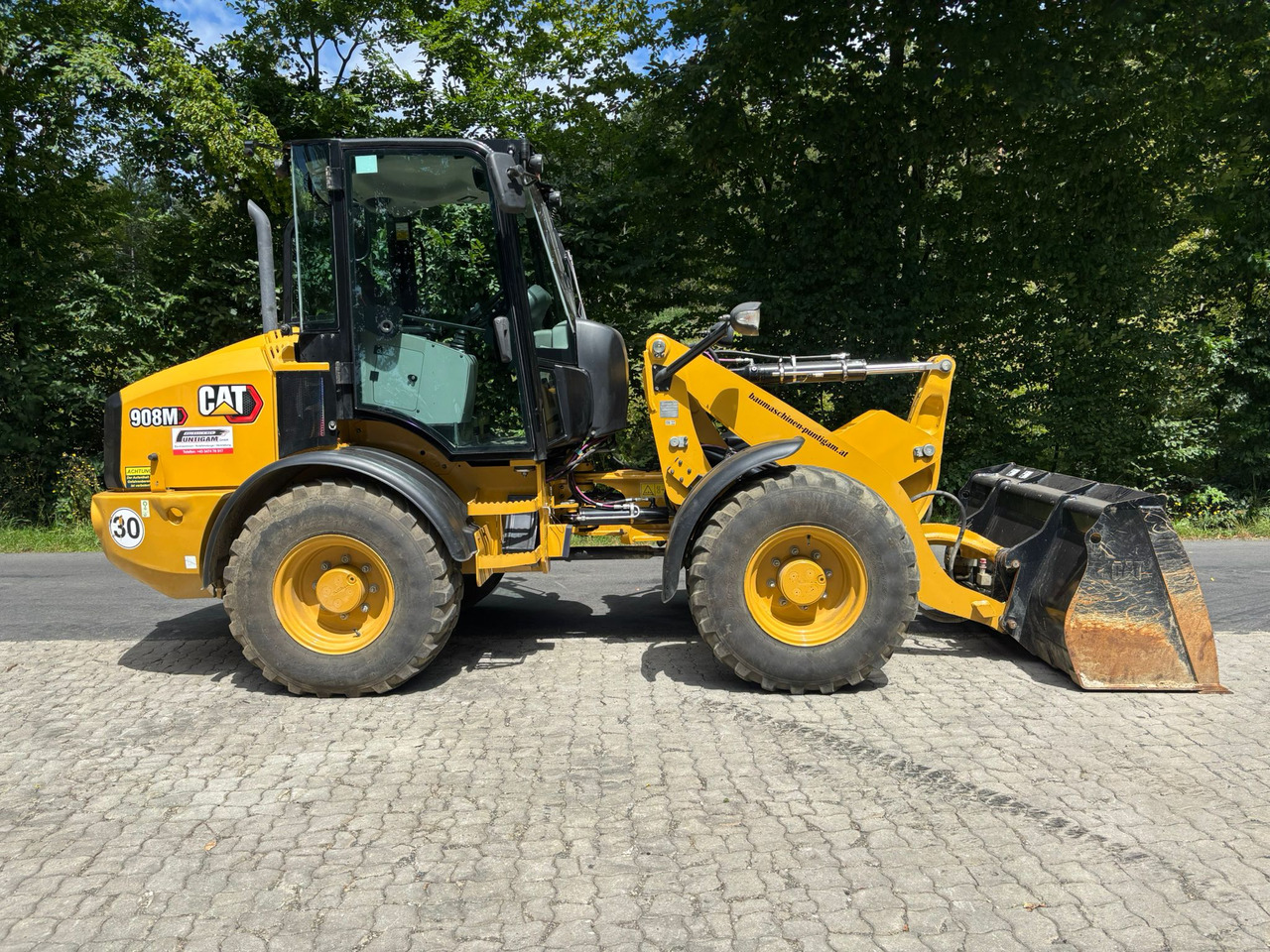 CATERPILLAR 908 M - اللودر بعجل: صورة 2 CATERPILLAR 908 M - اللودر بعجل: صورة 2