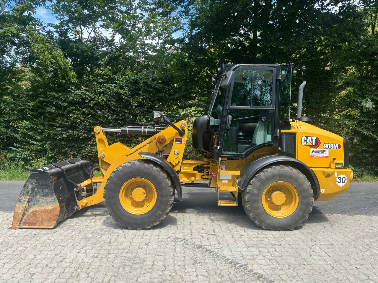 CATERPILLAR 908 M - اللودر بعجل: صورة 1 CATERPILLAR 908 M - اللودر بعجل: صورة 1