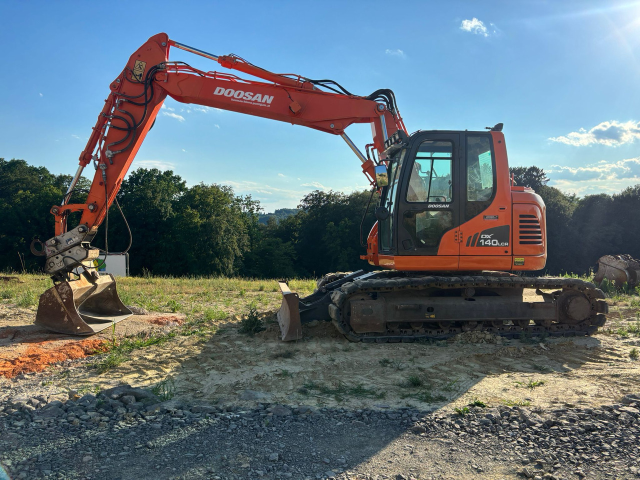 DOOSAN DX 140 LCR-3 - حفار زحاف: صورة 1 DOOSAN DX 140 LCR-3 - حفار زحاف: صورة 1