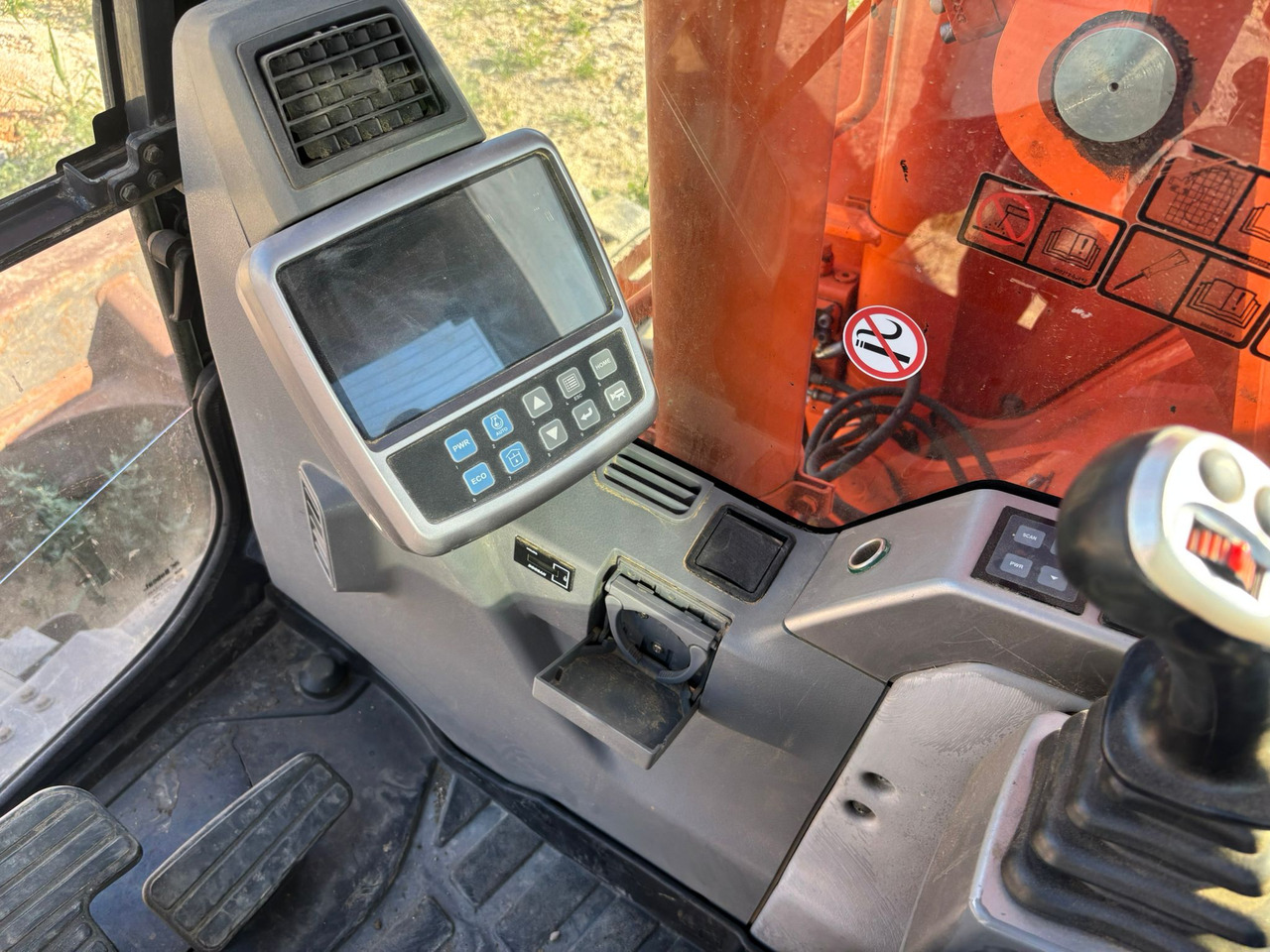 حفار زحاف DOOSAN DX 140 LCR-3: صورة 11