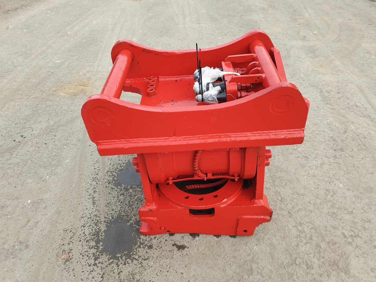 Geel - قارنة توصيل هيدروليكي - حفار زحاف: صورة 1 Geel - قارنة توصيل هيدروليكي - حفار زحاف: صورة 1