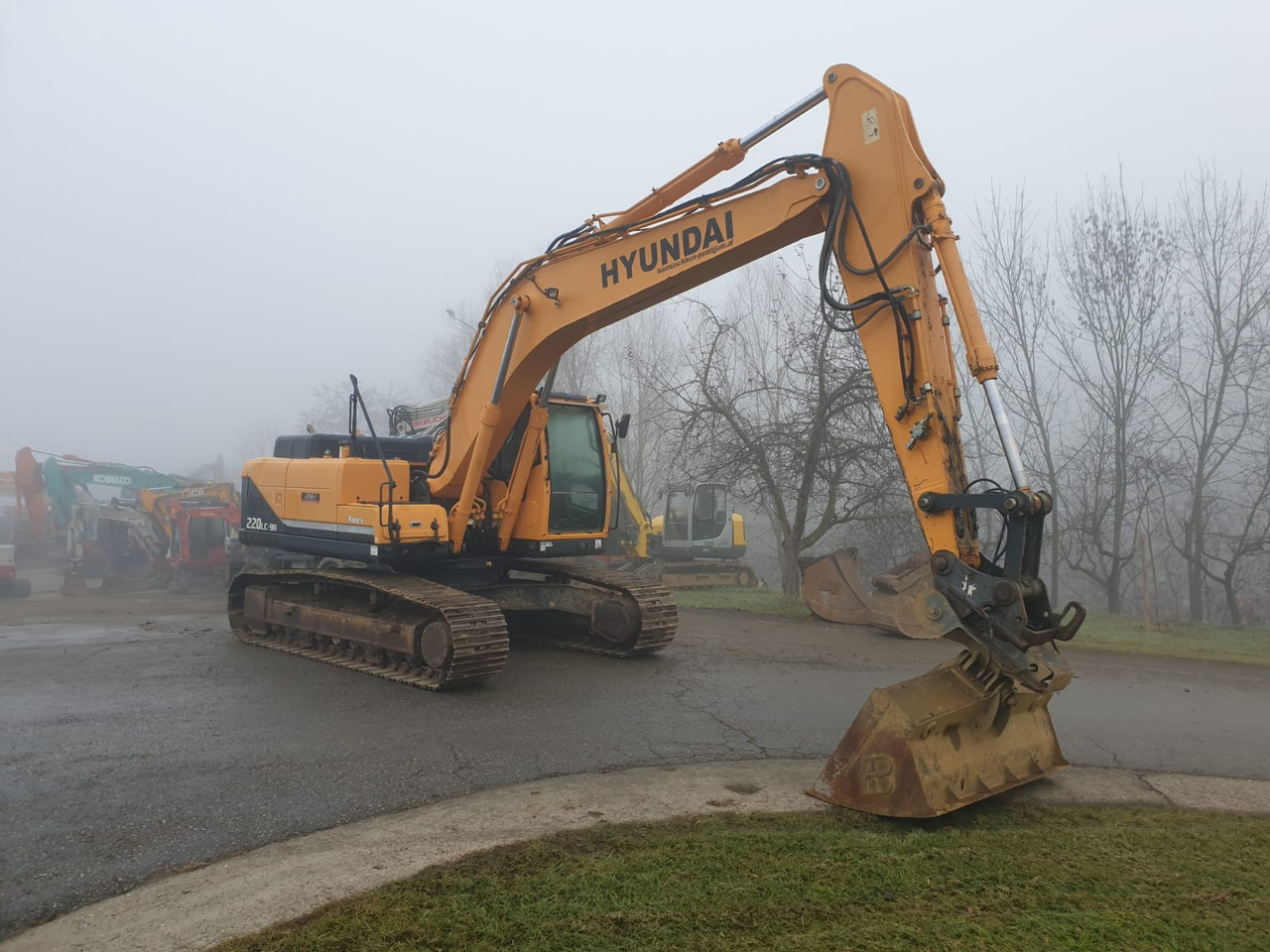 Hyundai R 220 LC-9A - حفار زحاف: صورة 4 Hyundai R 220 LC-9A - حفار زحاف: صورة 4