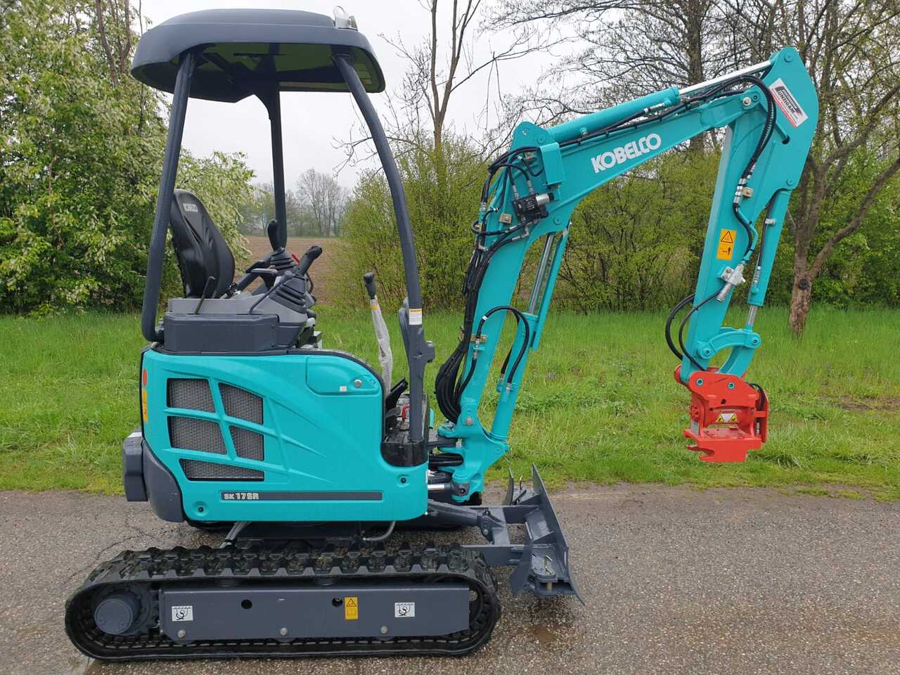 KOBELCO SK 17 SR-3E - حفارة مُصَّغرة: صورة 2 KOBELCO SK 17 SR-3E - حفارة مُصَّغرة: صورة 2