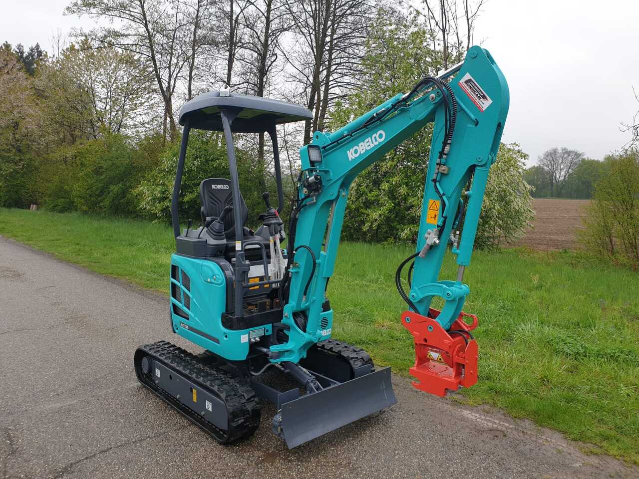 KOBELCO SK 17 SR-3E - حفارة مُصَّغرة: صورة 4 KOBELCO SK 17 SR-3E - حفارة مُصَّغرة: صورة 4