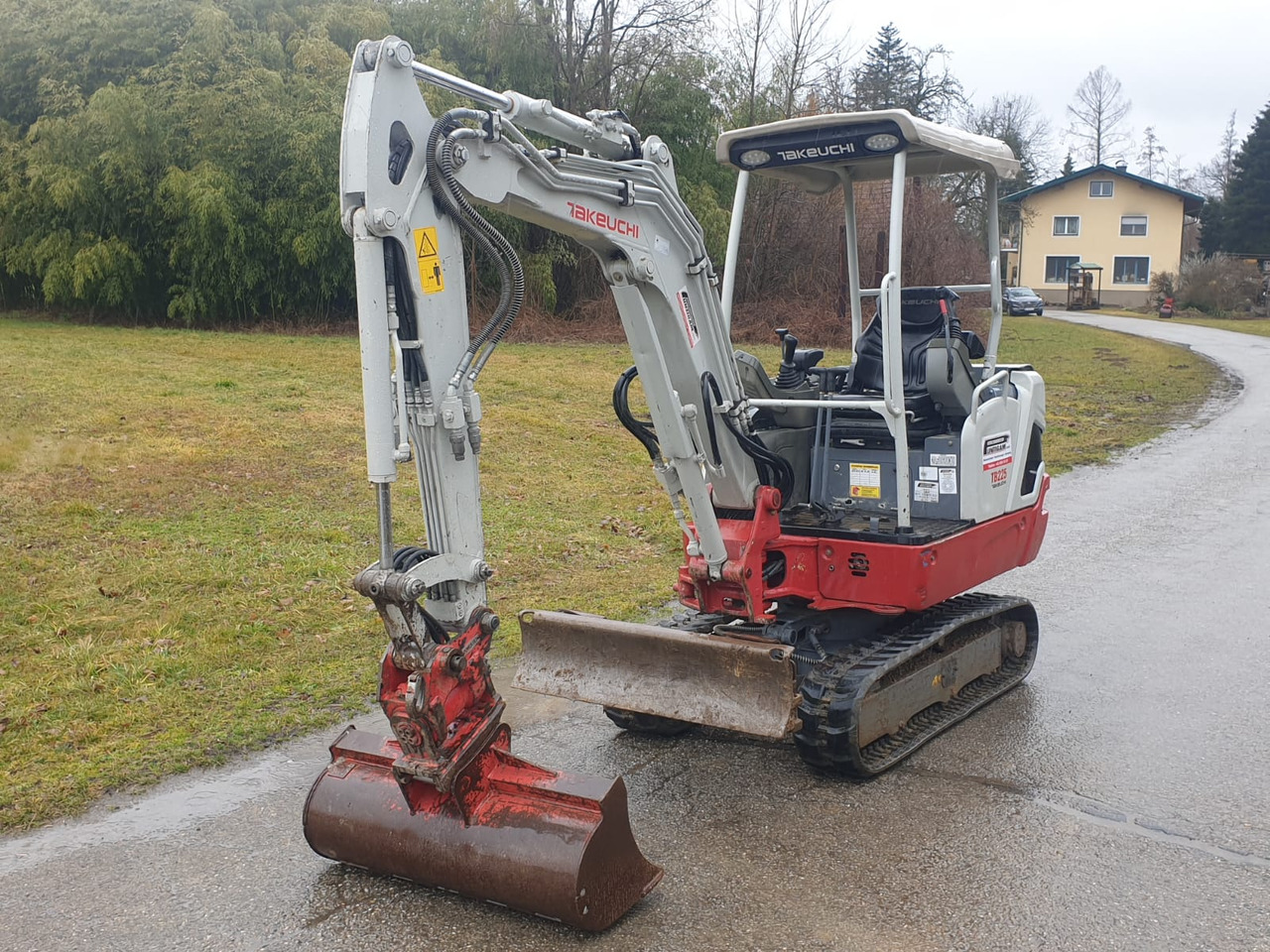 TAKEUCHI TB 225 - حفارة مُصَّغرة: صورة 3 TAKEUCHI TB 225 - حفارة مُصَّغرة: صورة 3