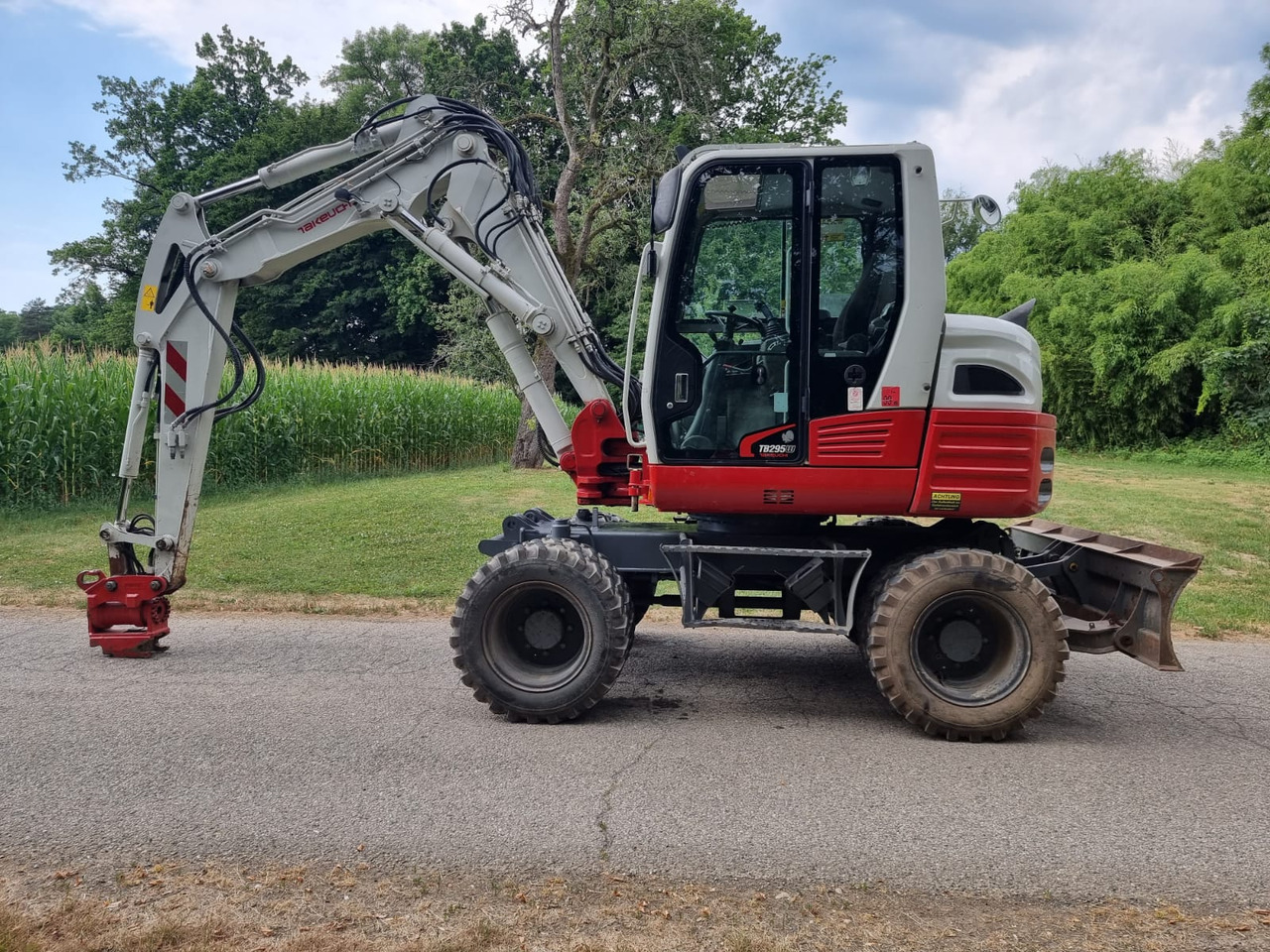 Takeuchi TB 295 W - حفارة دولاب: صورة 1 Takeuchi TB 295 W - حفارة دولاب: صورة 1