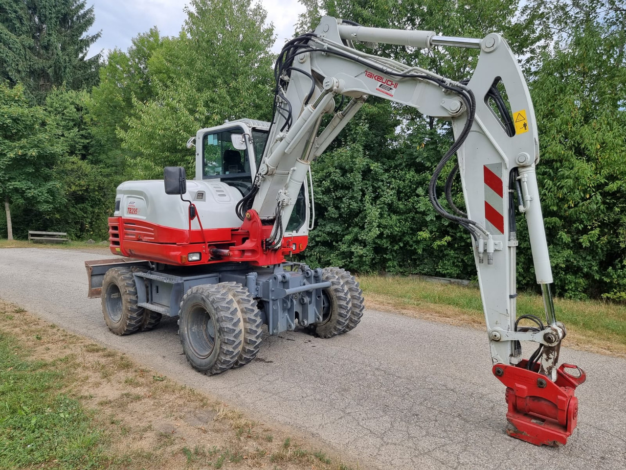 Takeuchi TB 295 W - حفارة دولاب: صورة 4 Takeuchi TB 295 W - حفارة دولاب: صورة 4