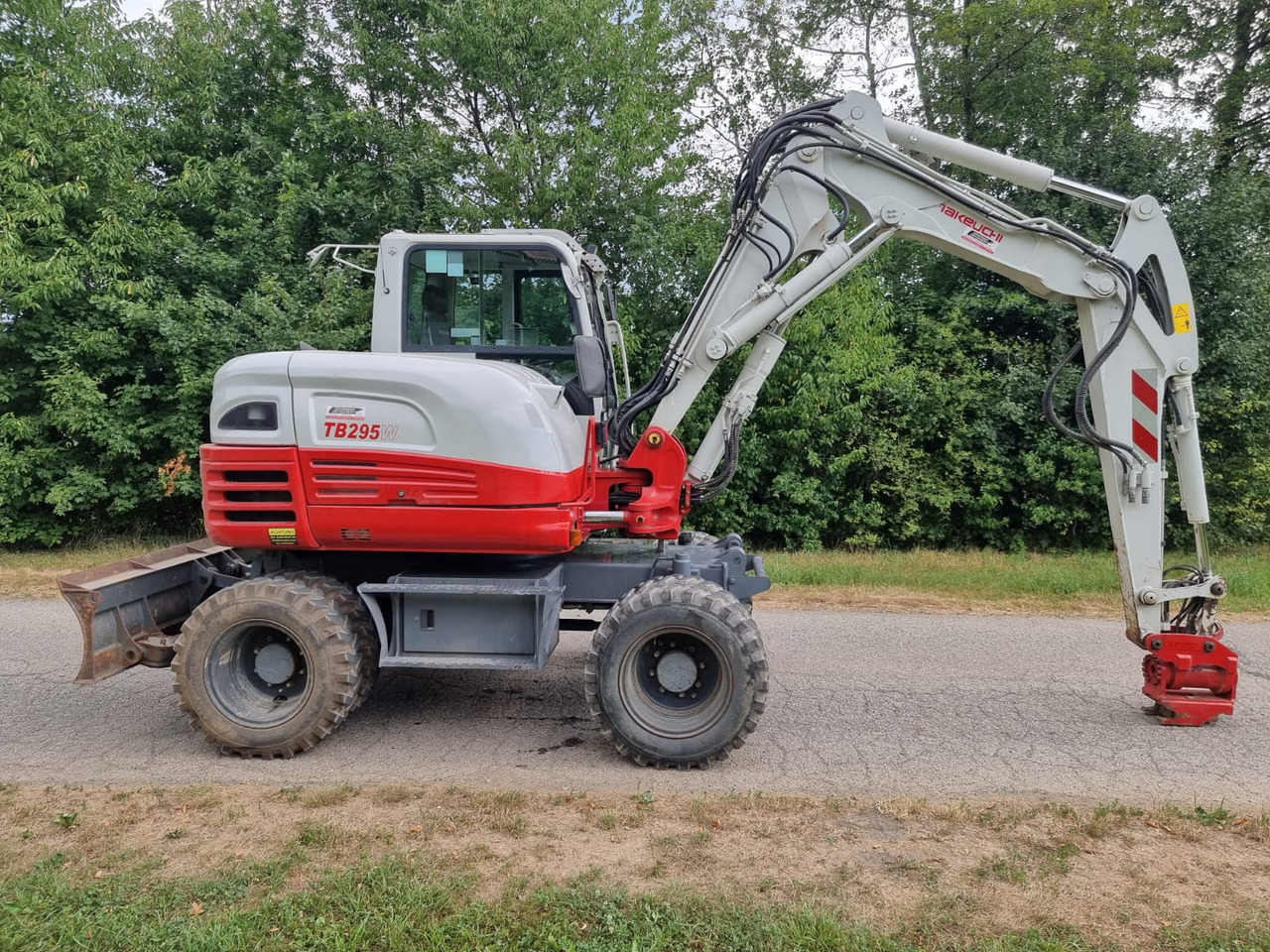 Takeuchi TB 295 W - حفارة دولاب: صورة 2 Takeuchi TB 295 W - حفارة دولاب: صورة 2