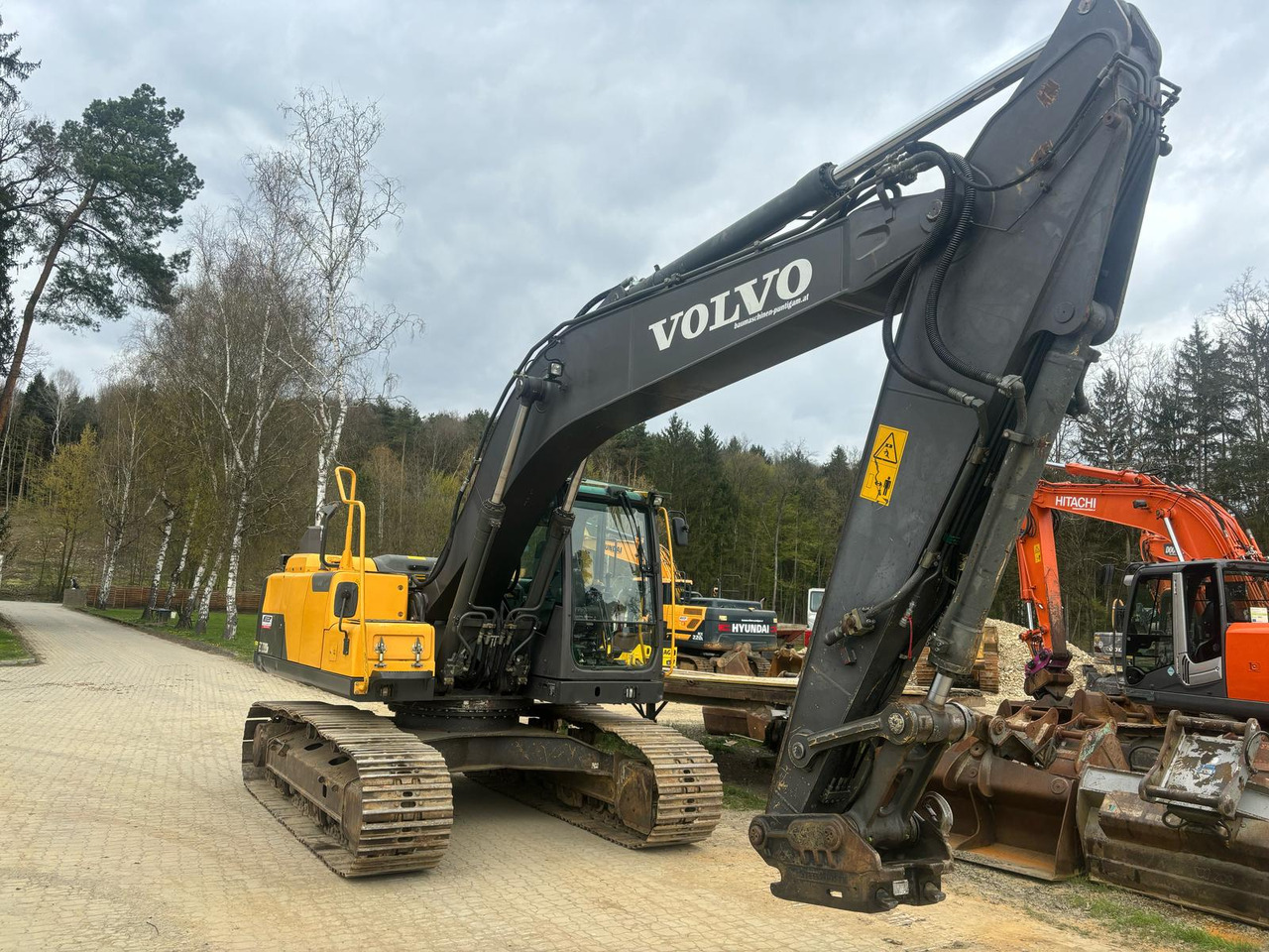 Volvo EC 220 DN - حفار زحاف: صورة 3 Volvo EC 220 DN - حفار زحاف: صورة 3
