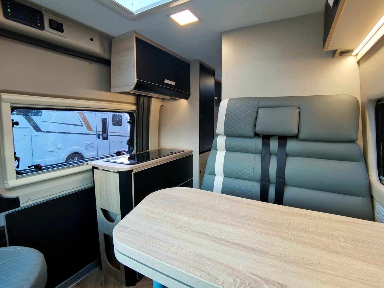 كرفان فان Chausson V697 SPORT LINE / 8G - AUTOMATIK / EINZELBETTEN: صورة 11