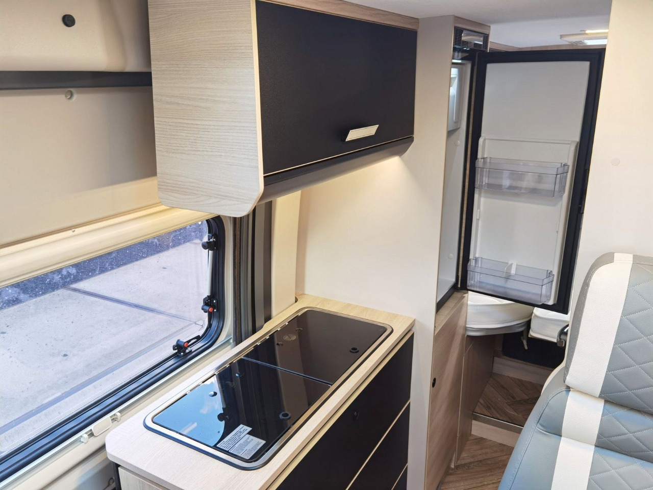 كرفان فان Chausson V697 SPORT LINE / 8G - AUTOMATIK / EINZELBETTEN: صورة 14