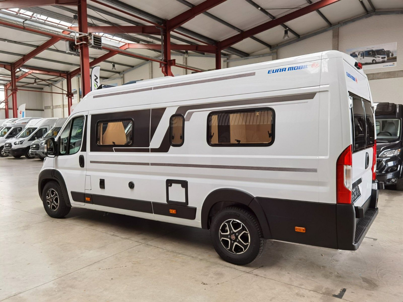 Eura Mobil VAN 635 EB / 180 PS -9G / EINZELBETTEN - كرفان فان: صورة 5 Eura Mobil VAN 635 EB / 180 PS -9G / EINZELBETTEN - كرفان فان: صورة 5
