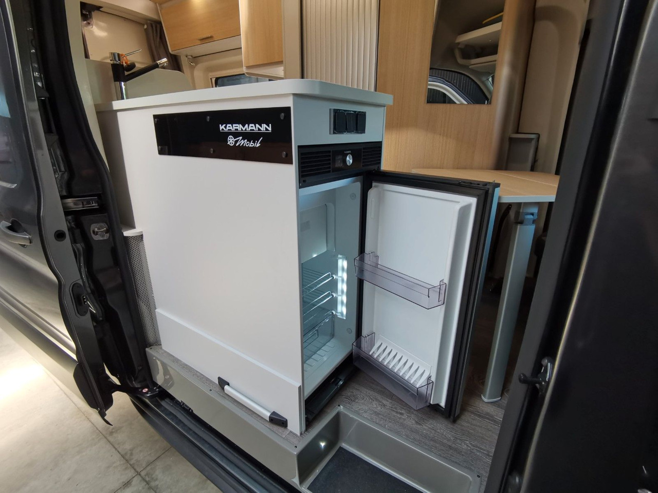 كرفان فان Karmann DEXTER 570 / 170PS-4x4 /SOLAR/ AHK/ EINZELBETTEN: صورة 15