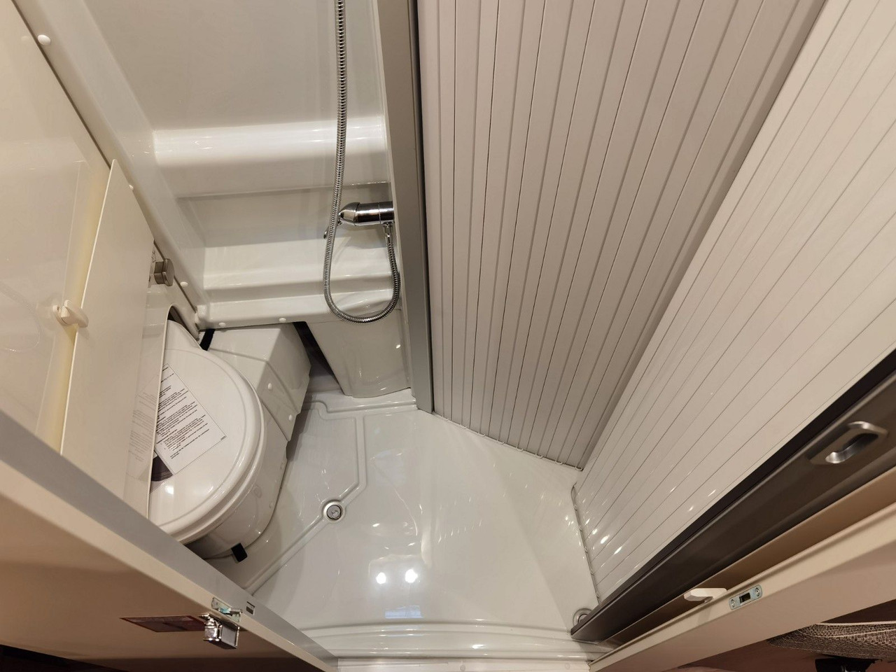 كرفان فان Malibu VAN DIVERSITY GT- 640 LE K /NAVIGATION & KEYLESS: صورة 20 كرفان فان Malibu VAN DIVERSITY GT- 640 LE K /NAVIGATION & KEYLESS: صورة 20