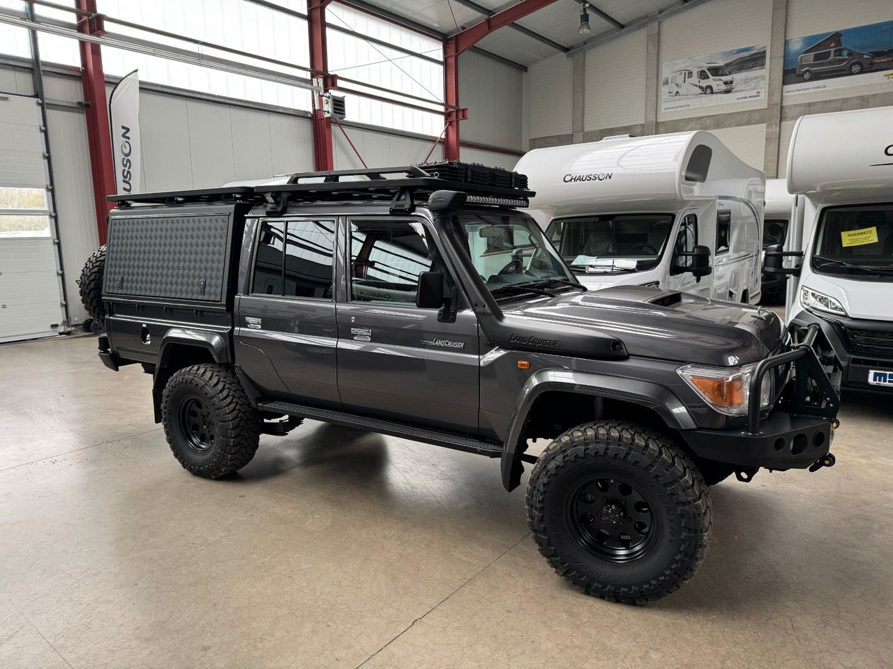 Toyota TOYOTA LAND CRUISER GRJ 79 DC - VX LIMITED - سيارة: صورة 4 Toyota TOYOTA LAND CRUISER GRJ 79 DC - VX LIMITED - سيارة: صورة 4