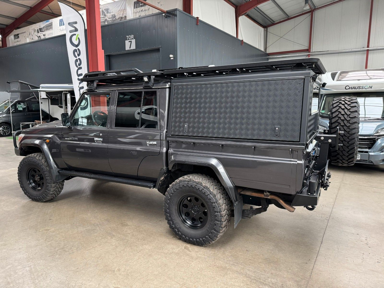 Toyota TOYOTA LAND CRUISER GRJ 79 DC - VX LIMITED - سيارة: صورة 5 Toyota TOYOTA LAND CRUISER GRJ 79 DC - VX LIMITED - سيارة: صورة 5