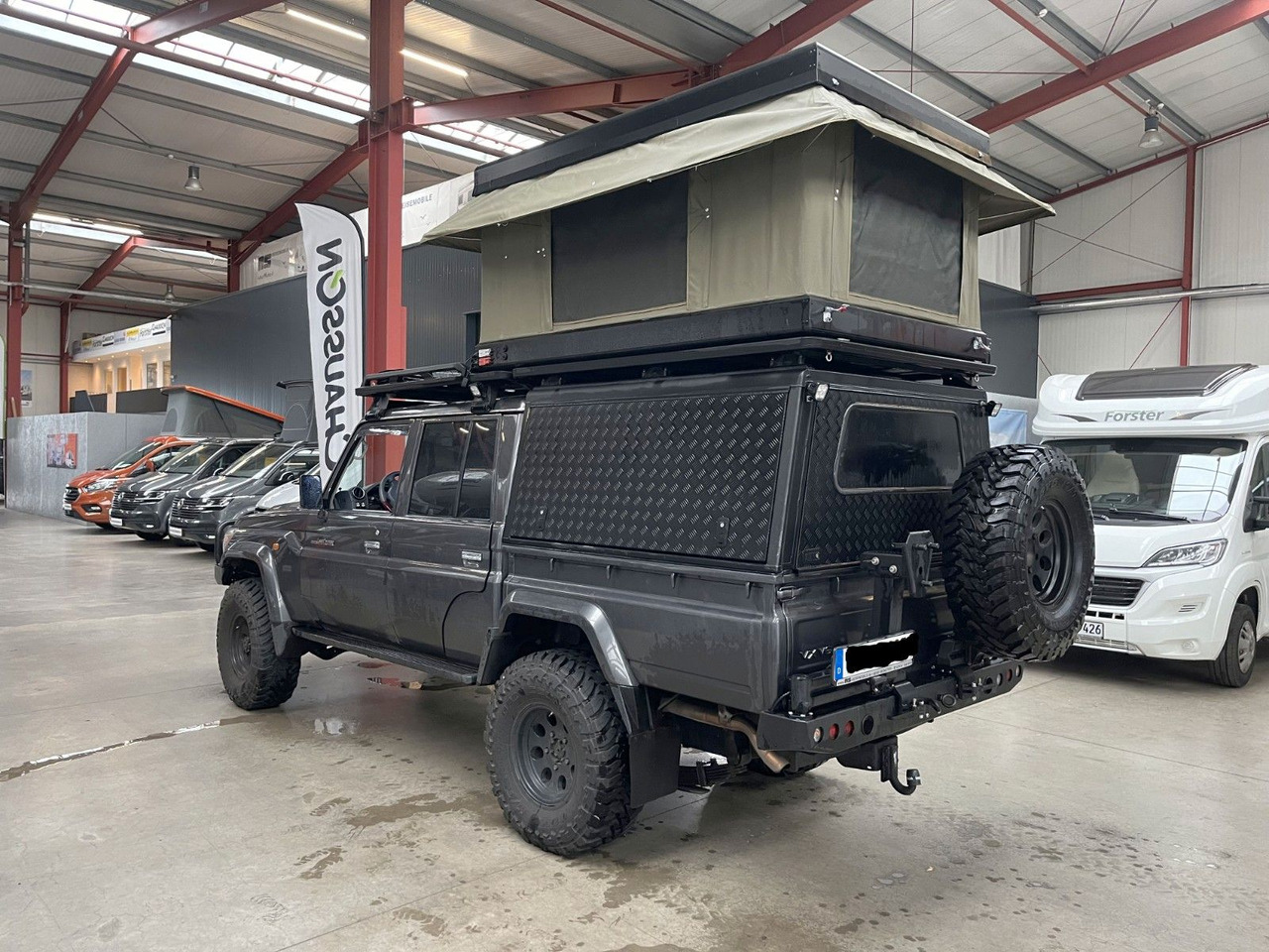 Toyota TOYOTA LAND CRUISER GRJ 79 DC - VX LIMITED - سيارة: صورة 2 Toyota TOYOTA LAND CRUISER GRJ 79 DC - VX LIMITED - سيارة: صورة 2