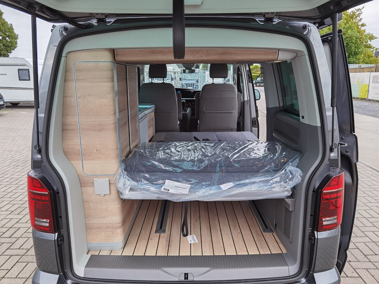 كرفان فان Volkswagen T6.1 CALIFORNIA OCEAN EDITION / DSG / NAVI / ACC: صورة 17