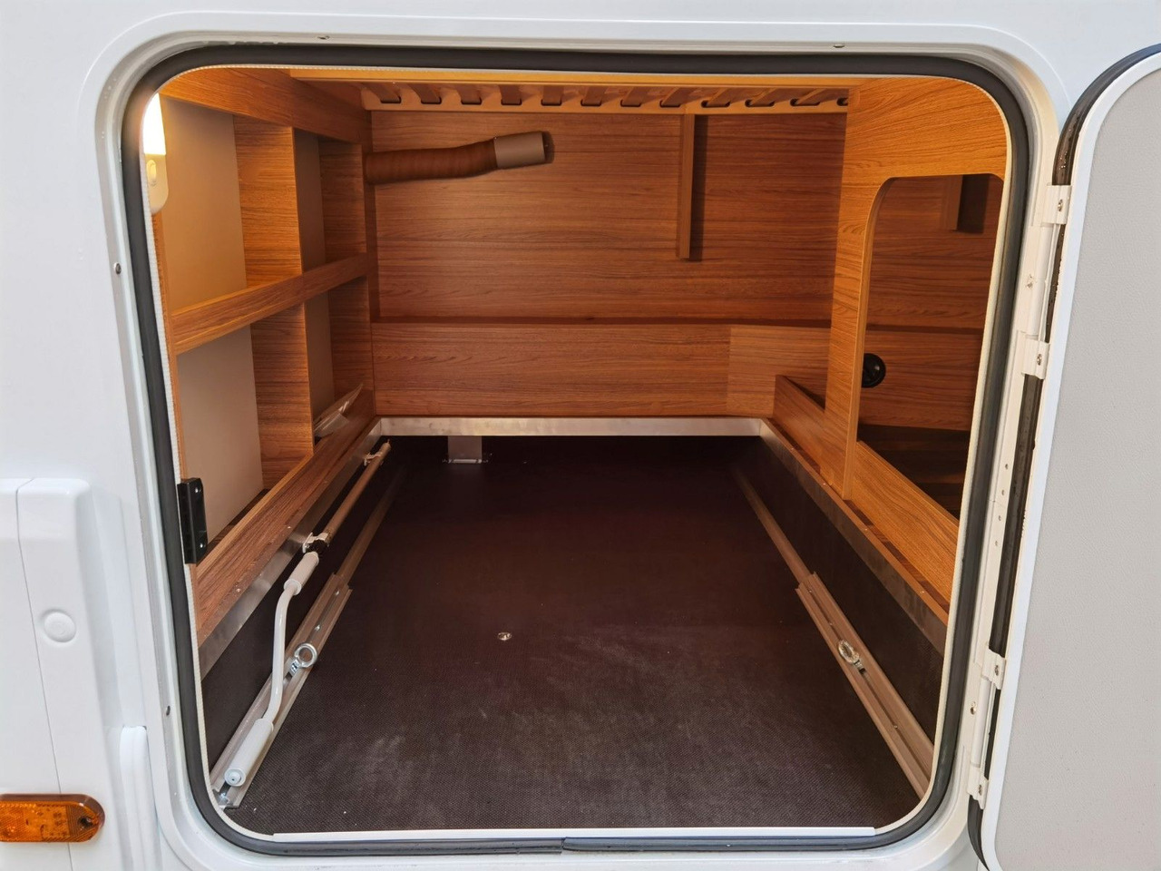 موتر هوم شبه متكامل Weinsberg CARACOMPACT 600 MF EDITION PEPPER /- MODELL 2025: صورة 11