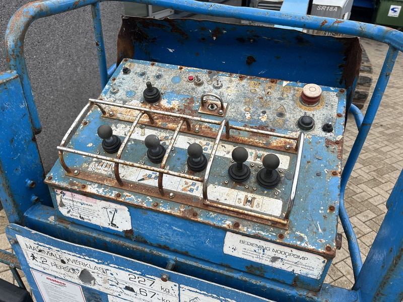رافعة سلة تلسكوبية Aichi SR18A telescoop hoogwerker ISUZU diesel rubber pads 2007 AICHI: صورة 8