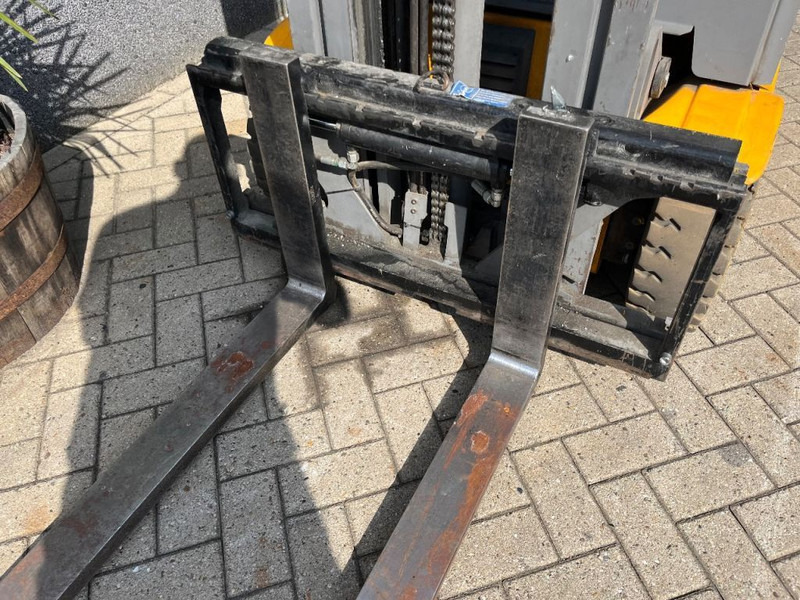 Jungheinrich EFG215 EFG215 triplo460 freelift sideshift 2016 heftruck forklift electrisch - رافعة شوكية كهربائية: صورة 5 Jungheinrich EFG215 EFG215 triplo460 freelift sideshift 2016 heftruck forklift electrisch - رافعة شوكية كهربائية: صورة 5