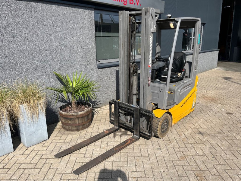 Jungheinrich EFG215 EFG215 triplo460 freelift sideshift 2016 heftruck forklift electrisch - رافعة شوكية كهربائية: صورة 3 Jungheinrich EFG215 EFG215 triplo460 freelift sideshift 2016 heftruck forklift electrisch - رافعة شوكية كهربائية: صورة 3