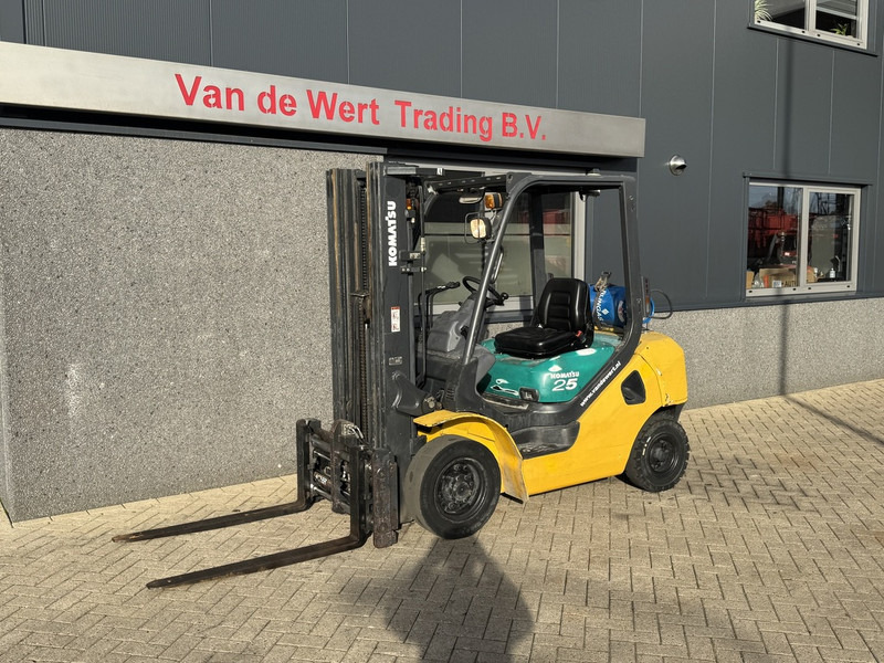 Komatsu FG25HT-16R Triplo 470 Freelift / Sideshift / Vorkversteller LPG 2008 - رافعة شوكية تعمل بالغاز: صورة 3 Komatsu FG25HT-16R Triplo 470 Freelift / Sideshift / Vorkversteller LPG 2008 - رافعة شوكية تعمل بالغاز: صورة 3