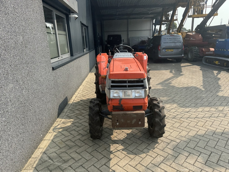 Kubota mini tractor KUBOTA GL 23D 4x4 powershift hefinrichting DIESEL - جرار صغير: صورة 5 Kubota mini tractor KUBOTA GL 23D 4x4 powershift hefinrichting DIESEL - جرار صغير: صورة 5